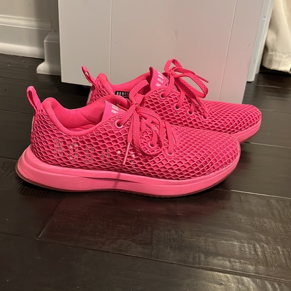 Women’s NOBULL Mesh bright pink shoes - Picture 3 of 11